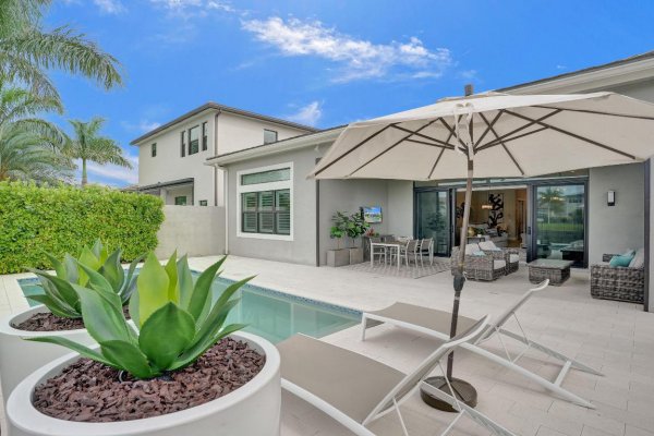 9052 Chauvet Boca Raton, FL 33496