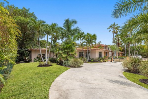 564 Golden Bch Dr Golden Beach, FL 33160