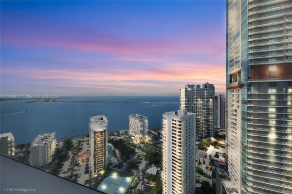 1435 Brickell Ave #3005 Miami, FL 33131