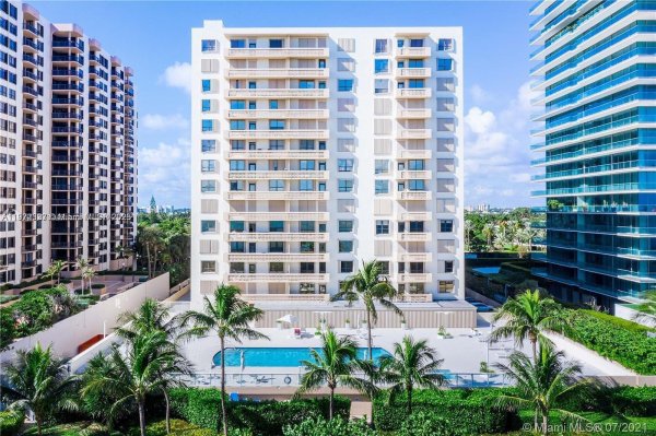 10185 Collins Ave #220 Bal Harbour, FL 33154