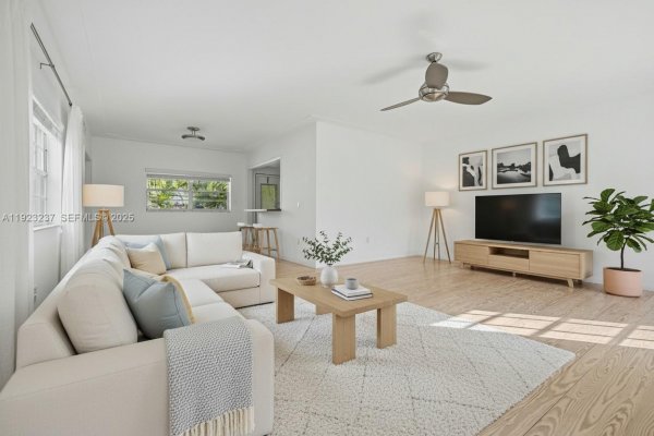 73 Edgewater Dr #3 Coral Gables, FL 33133