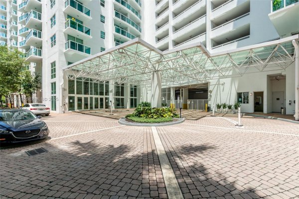 41 SE 5th St #2314 Miami, FL 33131