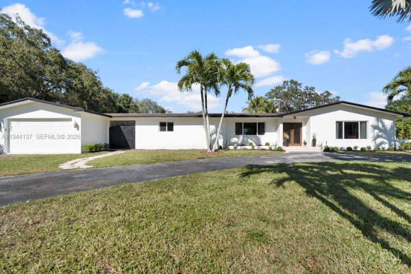 8205 SW 116th St Miami, FL 33156