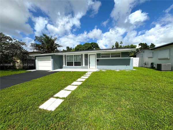 8521 NW 25th Ct Sunrise, FL 33322