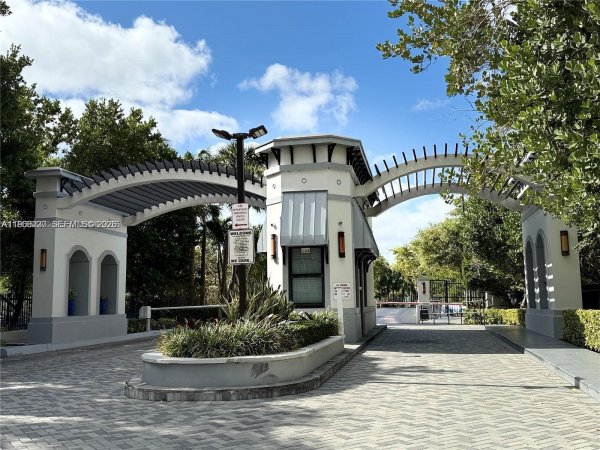 245 Poinciana Dr #505 Sunny Isles Beach, FL 33160