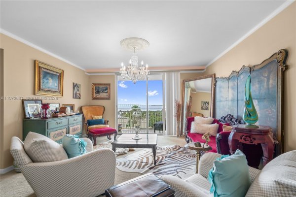 770 Claughton Is Dr #806 Miami, FL 33131