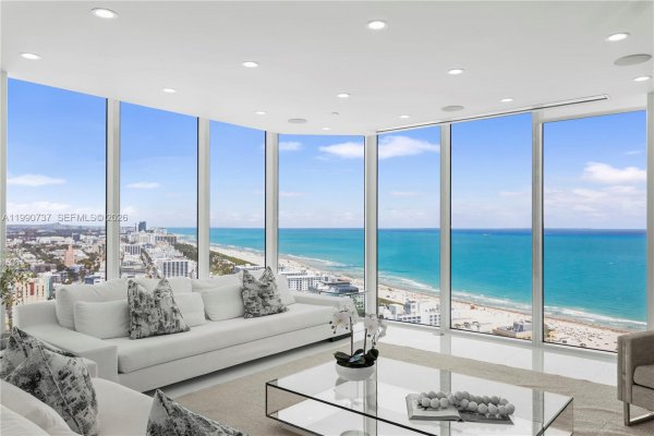 300 S Pointe Dr #3405 Miami Beach, FL 33139