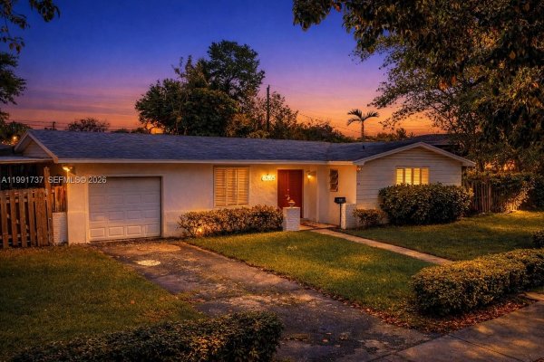 8285 SW 104th St Miami, FL 33156