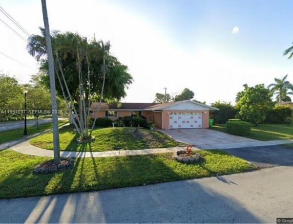 2201 NW 81st Ave Sunrise, FL 33322