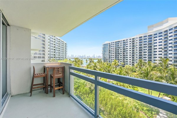 1500 Bay Rd #666S Miami Beach, FL 33139