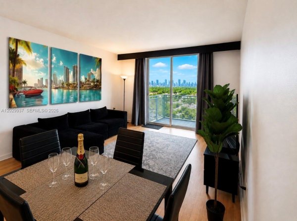 900 SW 8th St #1103 Miami, FL 33130