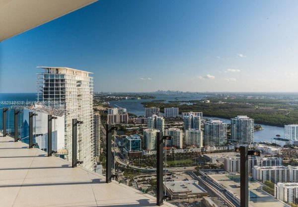 17141 Collins #4602 Sunny Isles Beach, FL 33160