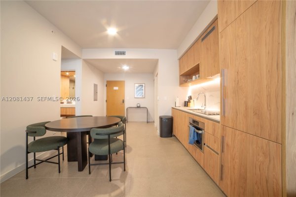 11 NE 6th #1403 Miami, FL 33132