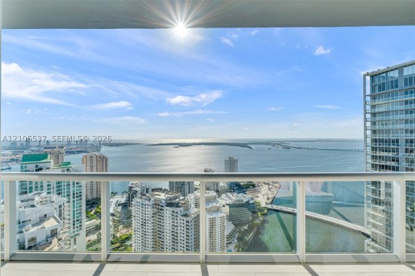 465 Brickell Ave #5203 Miami, FL 33131