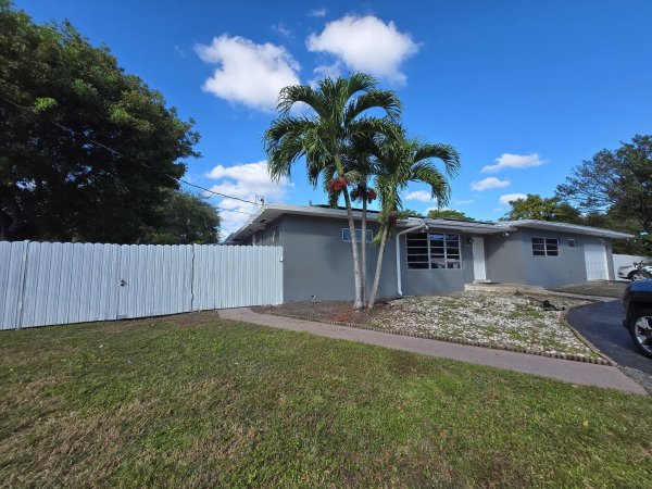 17390 NE 22nd North Miami Beach, FL 33160