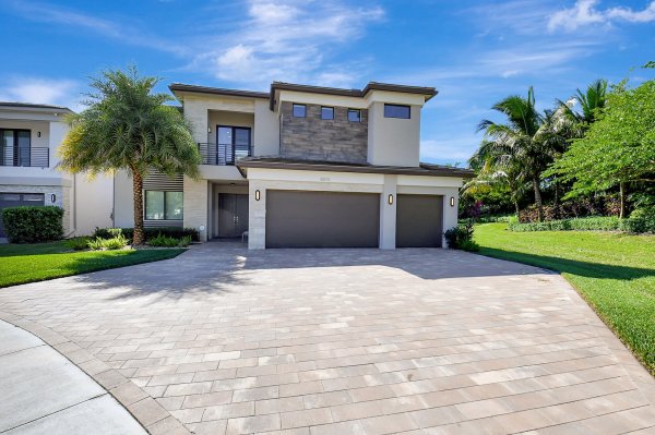 8870 Skyward Boca Raton, FL 33496