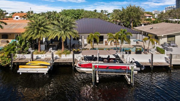 3312 NE 39th Fort Lauderdale, FL 33308