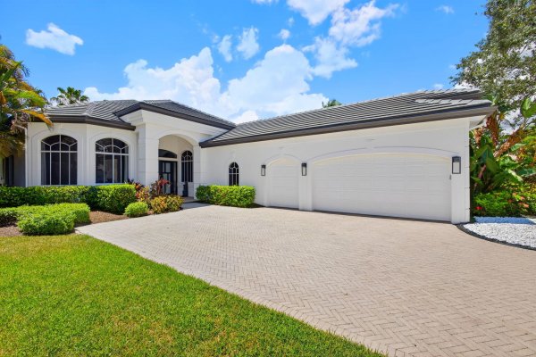 6778 Oakmont West Palm Beach, FL 33412