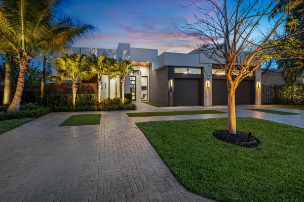 2880 NE 35th Lighthouse Point, FL 33064