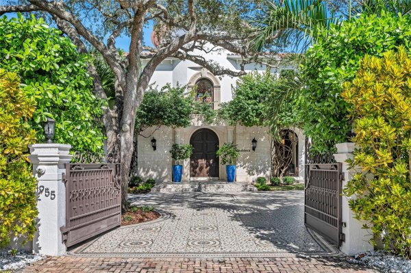 4955 SW 83rd St Miami, FL 33143