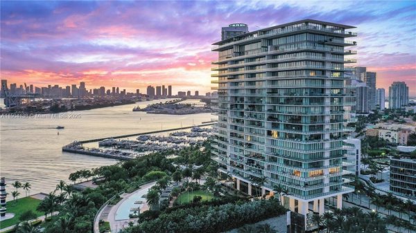 800 S Pointe Dr #502 Miami Beach, FL 33139 800 S Pointe Dr #502 Miami Beach, FL 33139
