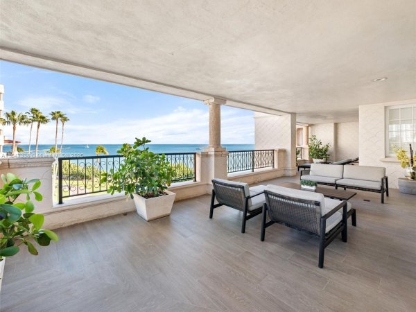 7431 Fisher Is Dr #7431 Miami Beach, FL 33109