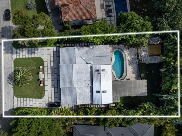 530 Sabal Palm Rd Miami, FL 33137 530 Sabal Palm Rd Miami, FL 33137