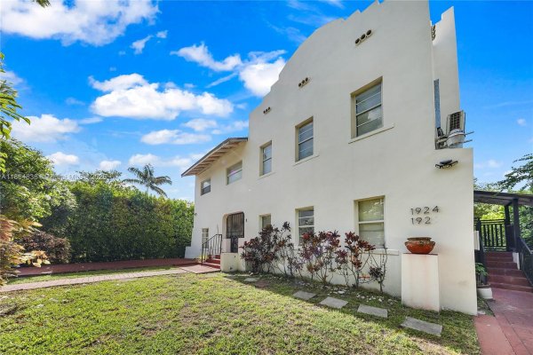 1924 SW 9th St Miami, FL 33135