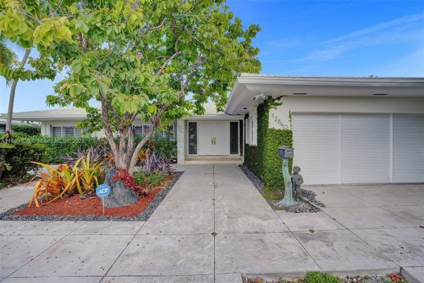 12840 Hickory Rd North Miami, FL 33181