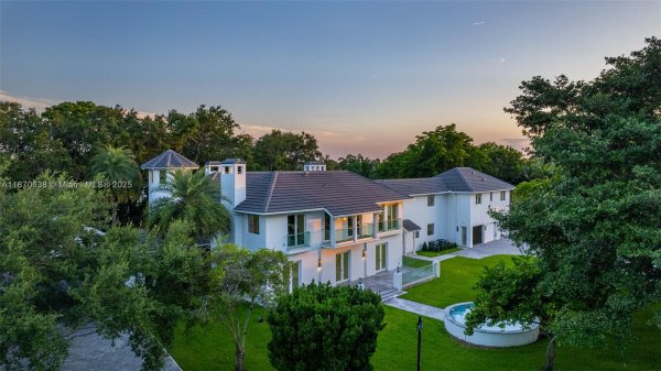 13600 SW 67th Ave Palmetto Bay, FL 33158