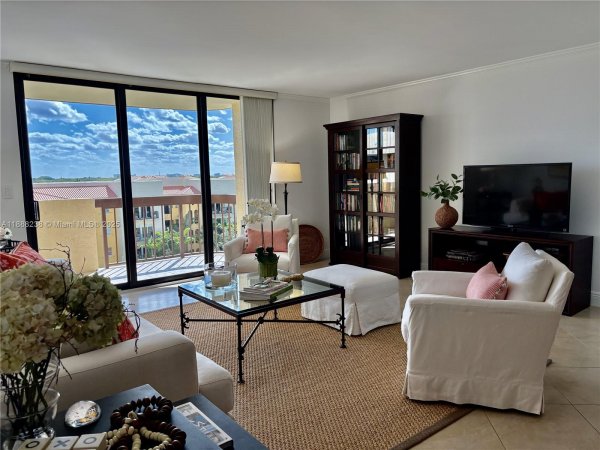 600 Biltmore Way #718 Coral Gables, FL 33134