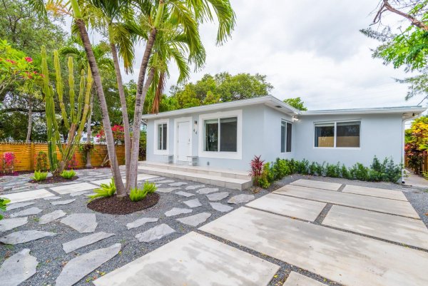44 NW 40th St Miami, FL 33127