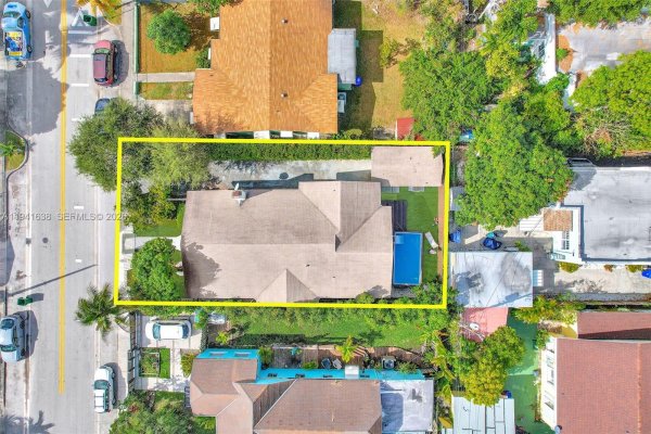 37 NW 47th St Miami, FL 33127