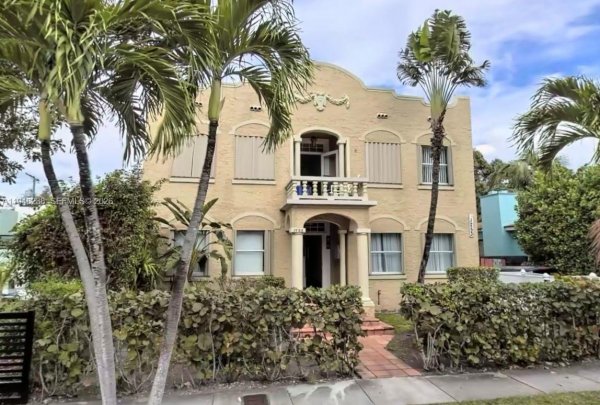 1753 SW 13th St #2 Miami, FL 33145