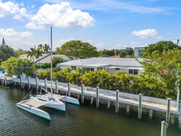 2816 NE 35th St Fort Lauderdale, FL 33306