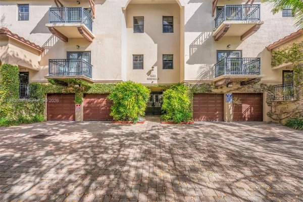 2767 Coconut Ave #2767 Miami, FL 33133