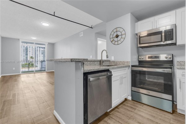 185 SE 14th Ter #1611 Miami, FL 33131
