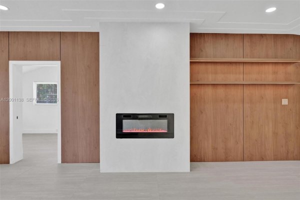 633 NE 70th St Miami, FL 33138