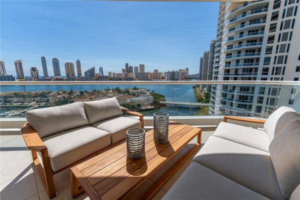 7000 Island Blvd #1402 Aventura, FL 33160