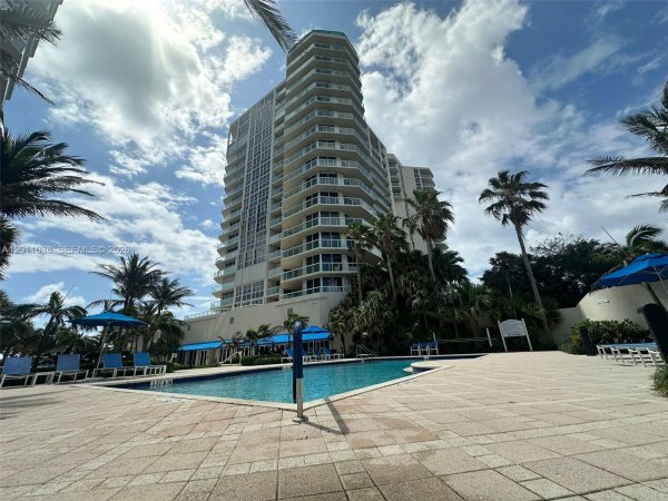 6001 N Ocean Dr #503 Hollywood, FL 33019