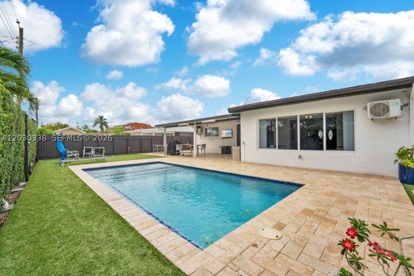 Undisclosed Address Miami, FL 33155