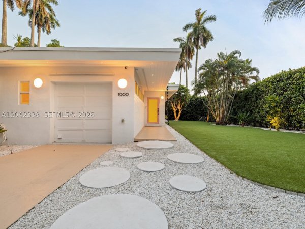 1000 NE 85th St Miami, FL 33138