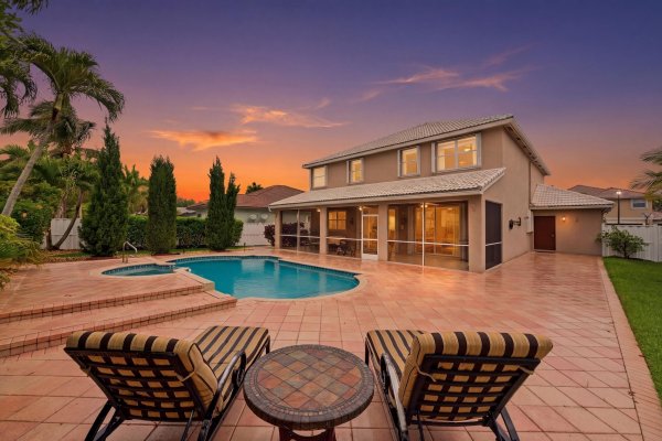 648 SW 168th Pembroke Pines, FL 33027