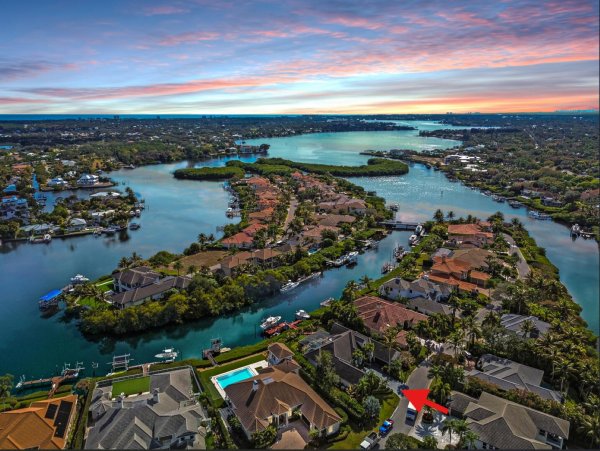 18989 SE Windward Is Jupiter, FL 33458