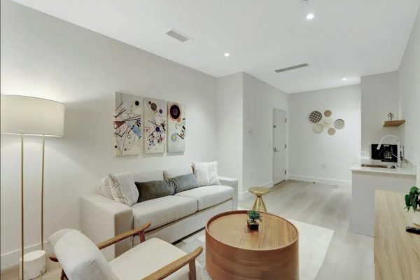 229 SW 9th #201 Miami, FL 33130