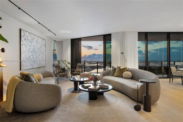 1000 Biscayne Blvd #3201 Miami, FL 33132 1000 Biscayne Blvd #3201 Miami, FL 33132