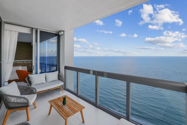6899 Collins Ave #2208 Miami Beach, FL 33141