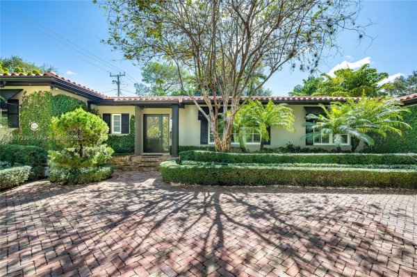612 Catalonia Ave Coral Gables, FL 33134