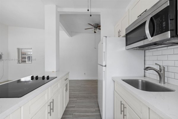 8135 Crespi Blvd #1 Miami Beach, FL 33141