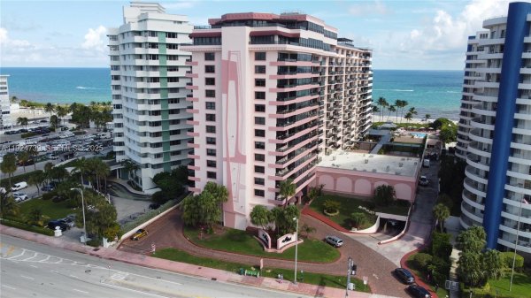 5225 Collins Ave #1204 Miami Beach, FL 33140